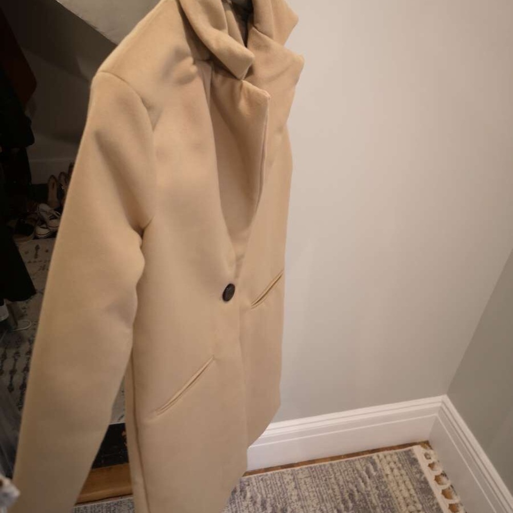Coat - Picture 5 of 7